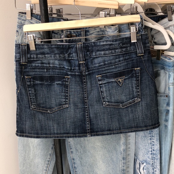Y2K Guess Mini Skirt - Picture 5 of 6
